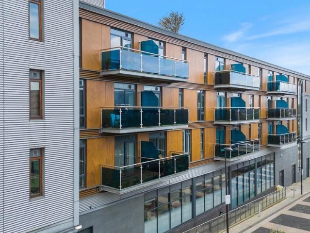 Flat for sale in West Yorkshire