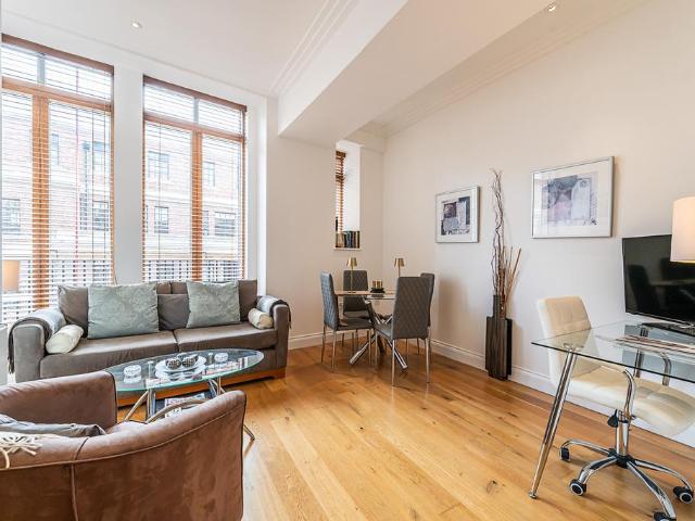 Flat for sale in Westminster, Greater London