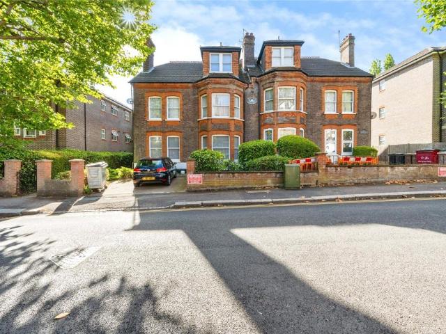 Flat for sale in Spring Park, Luton