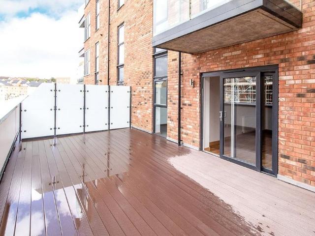 Flat for sale in Monks Orchard, Kent