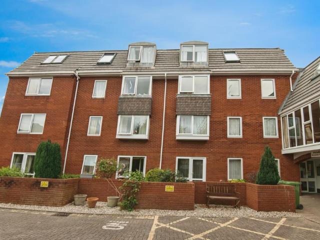 Flat for sale in Watergate, Devon