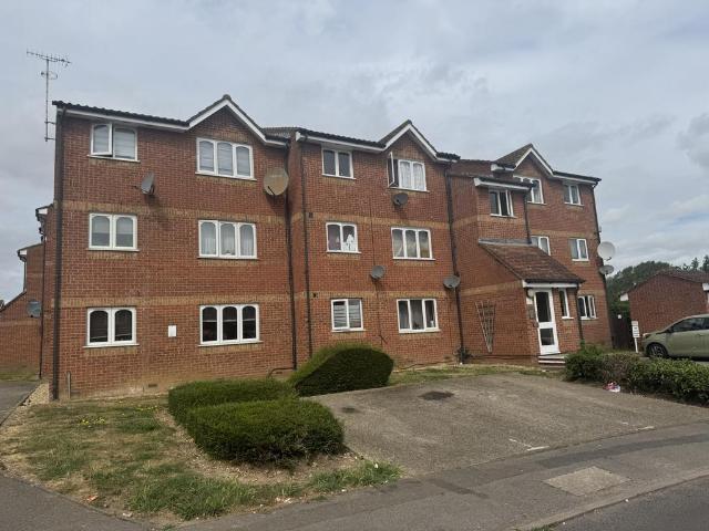 Flat for sale in Freezywater, Greater London