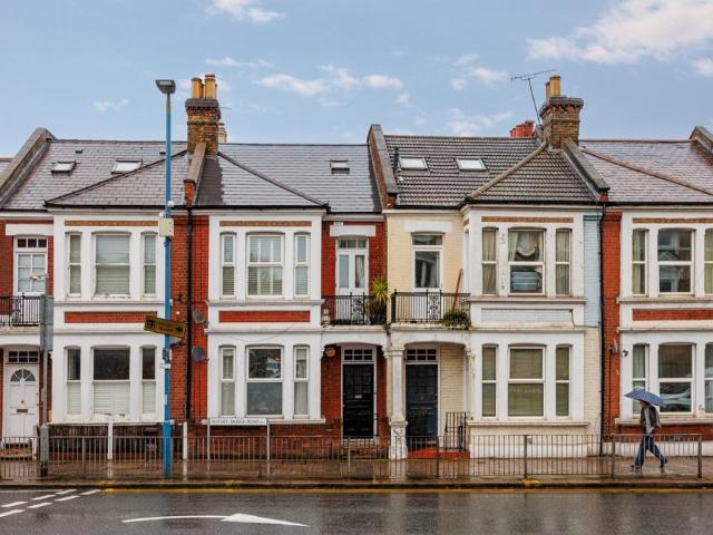 Flat for sale in Putney, Greater London