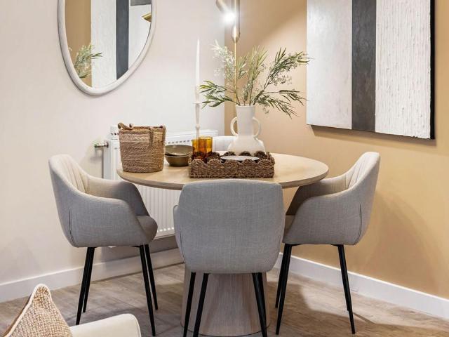 Flat for sale in London Borough of Hounslow, Greater London