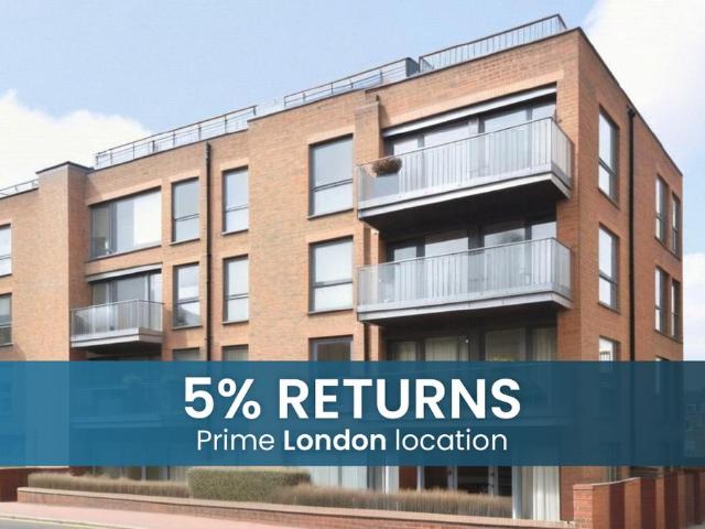 Flat for sale in Browning Estate, Greater London