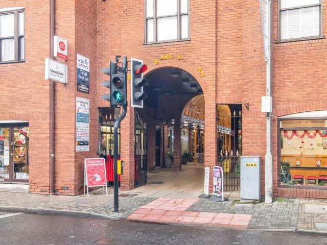 Flat for sale in St John's, Worcestershire