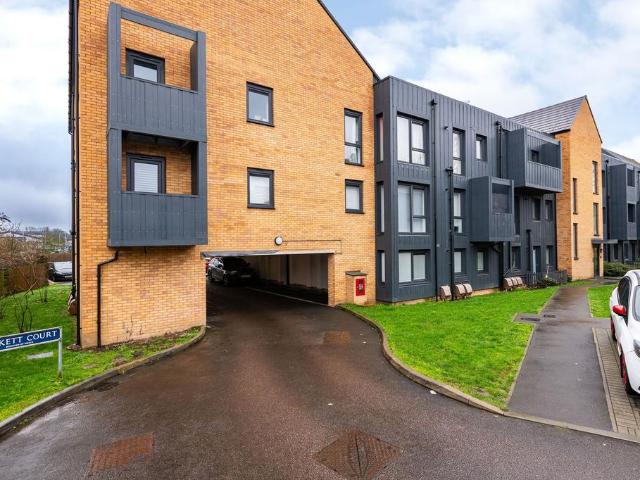 Flat for sale in Grove Park, Oad Street
