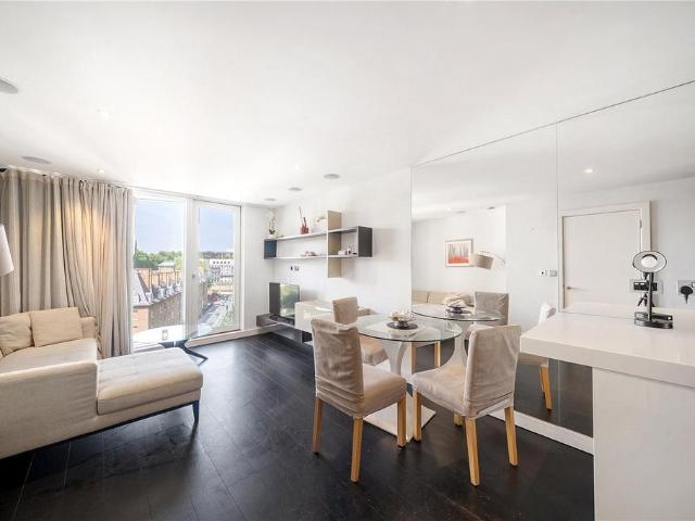 Flat for sale in Pimlico, Greater London