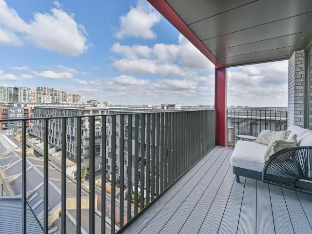 Flat for sale in Glyndon, Plumstead