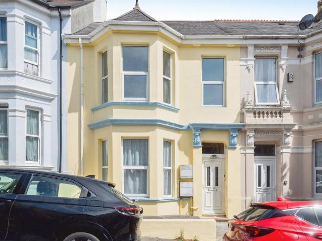 Flat for sale in Greenbank, Mount Wise