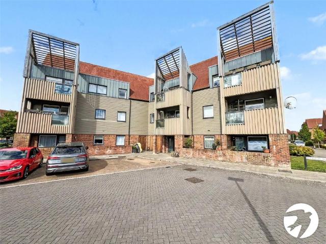 Flat for sale in Snodhurst, Chatham