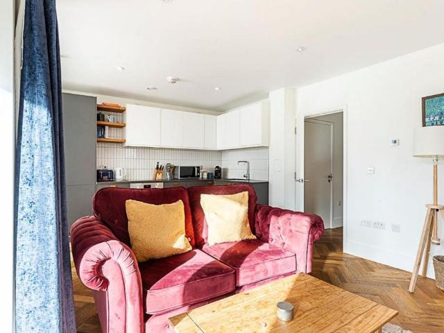 Flat for sale in London Borough of Croydon, Upper Norwood