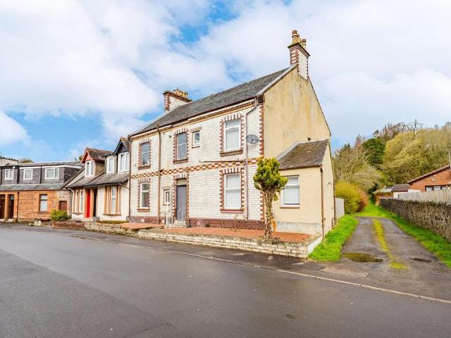 Flat for sale in Newmilns, Scotland