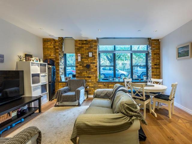 Flat for sale in London Borough of Lambeth, Greater London