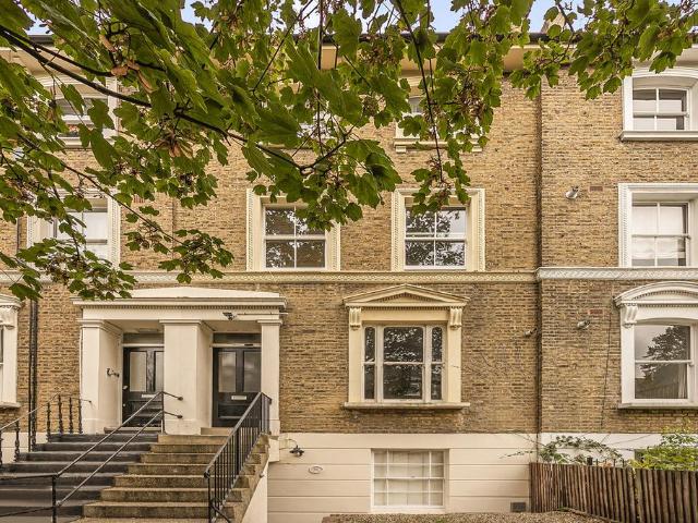 Flat for sale in London Borough of Lewisham, New Cross