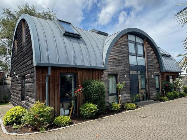 Flat for sale in Blackhills, Surrey