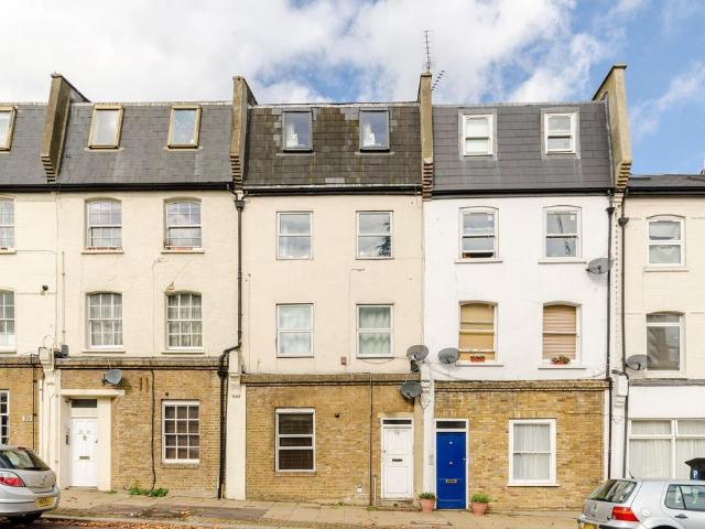 Flat for sale in Wandsworth, Greater London