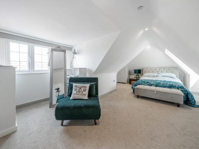 Flat for sale in Lunnon, Buckinghamshire