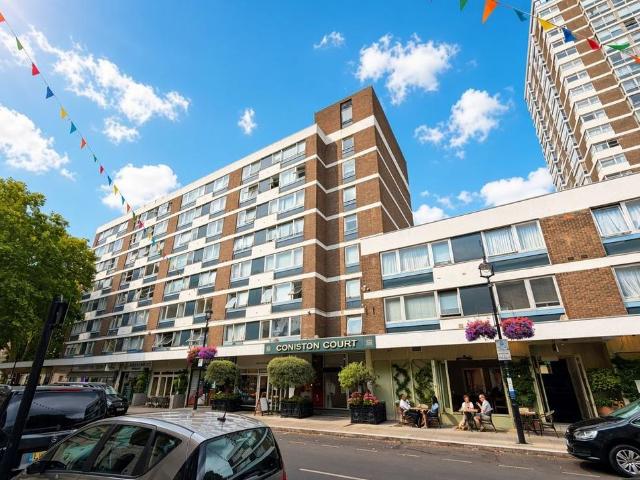 Flat for sale in Paddington, Greater London