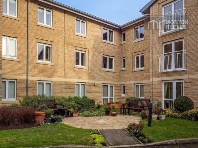 Flat for sale in Heigham Grove, East Bank