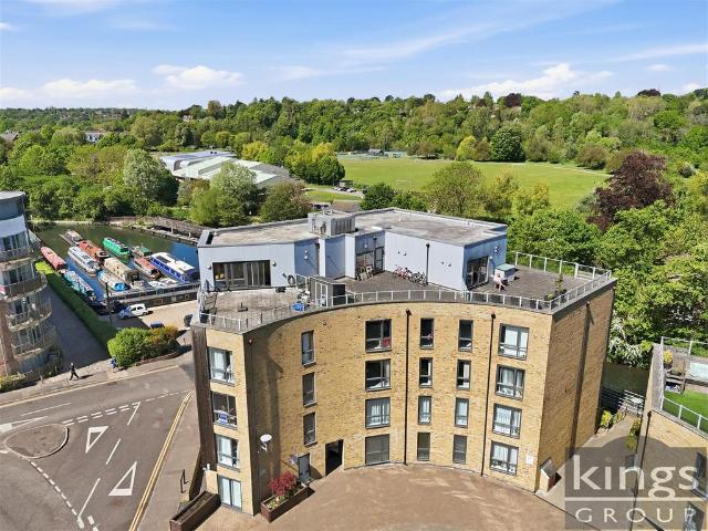 Flat for sale in Hertford, Colliers End