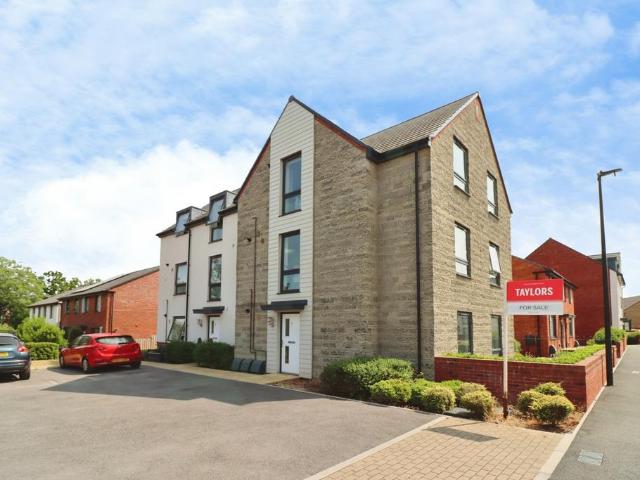 Flat for sale in Yate Rocks, Yate