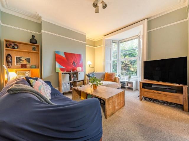 Flat for sale in London Borough of Merton, Merton Park