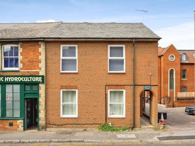 Flat for sale in Charlotteville, Westborough