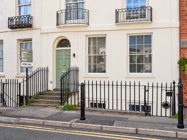 Flat for sale in Ewens Farm, Cheltenham