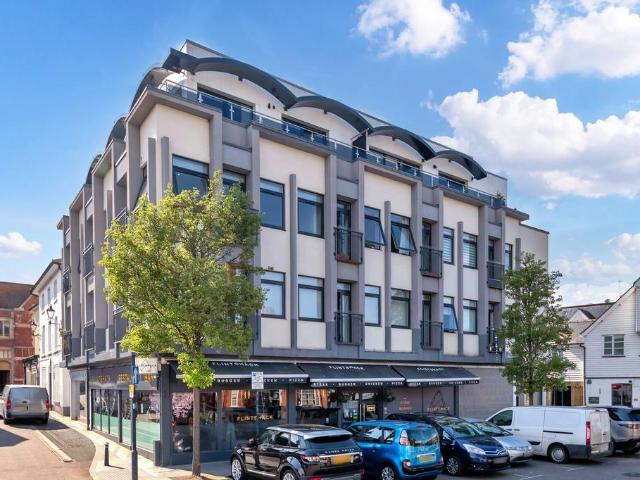 Flat for sale in King's Walden, Hertfordshire