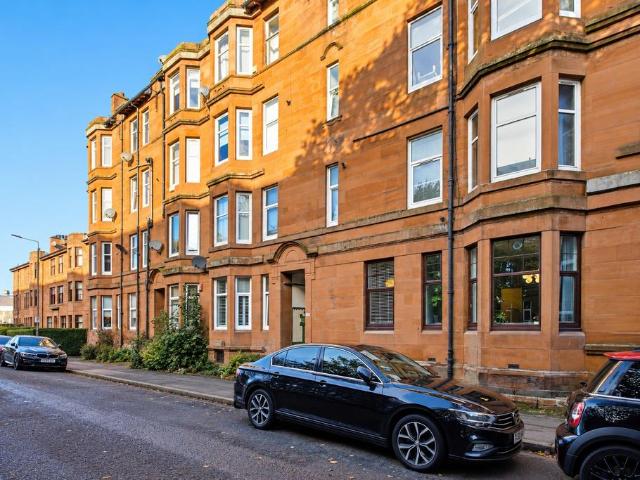 Flat for sale in New Cathcart, Glasgow