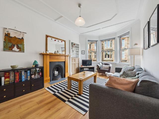 Flat for sale in Battlefield, Scotland