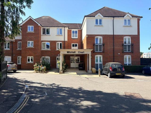Flat for sale in Red Hill, Surrey