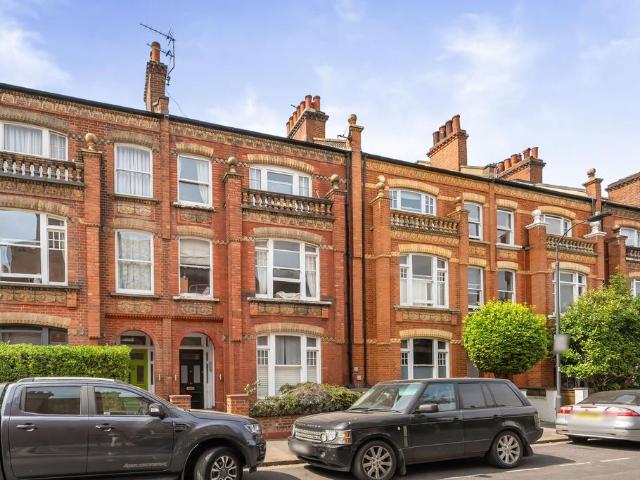 Flat for sale in Fulham, Greater London