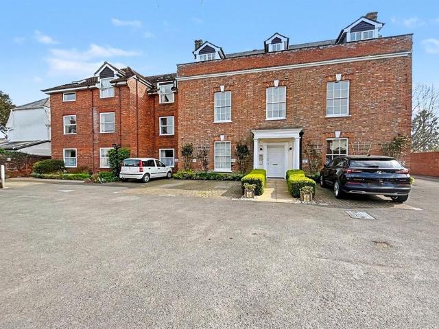 Flat for sale in Blandford Forum, Blandford