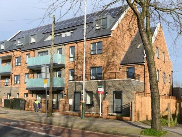 Flat for sale in Harold Hill, Greater London