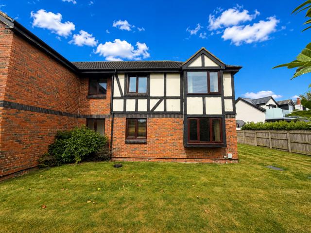Flat for sale in Cabus, Lancashire