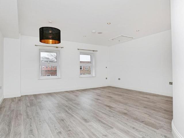 Flat for sale in Navestock Side, Essex