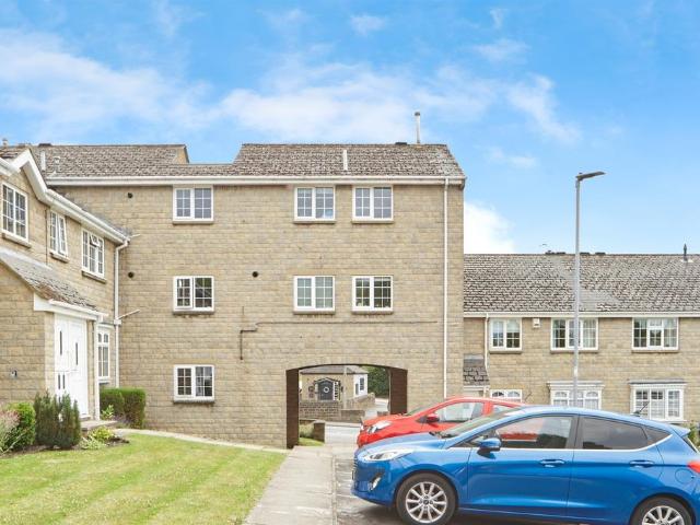 Flat for sale in Henshaw, Yeadon