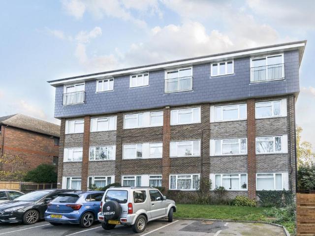 Flat for sale in Beckenham, Greater London
