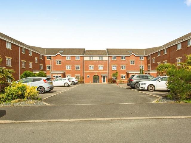 Flat for sale in Brownedge, Firbank