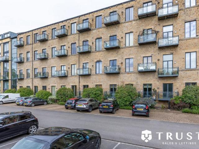 Flat for sale in Lower Hopton, Mirfield