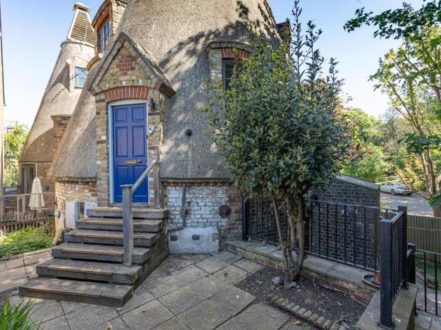 Flat for sale in Preston, Oad Street