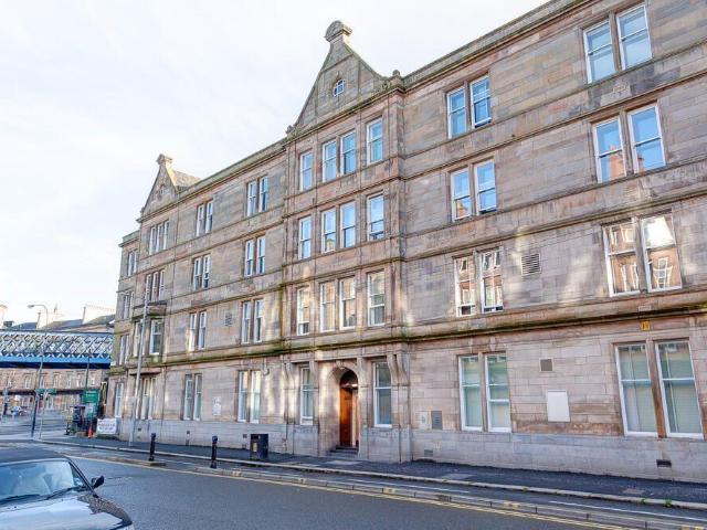 Flat for sale in Merchant City, Scotland