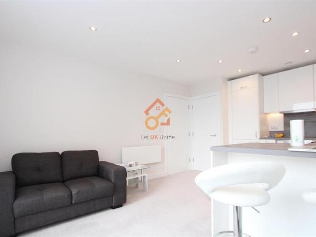 Flat for sale in Whitley, Reading