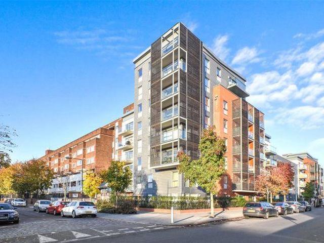Flat for sale in Bromley-by-Bow, Limehouse