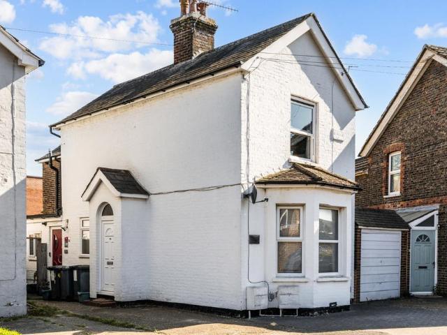 Flat for sale in Brook Street, Bourne Vale