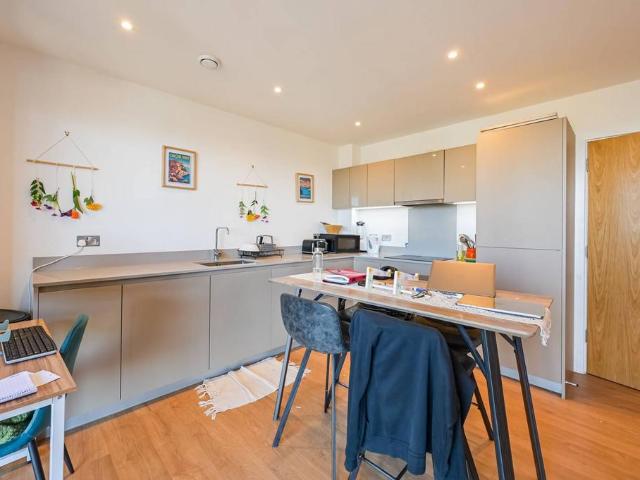 Flat for sale in Bromley-by-Bow, Poplar Grove