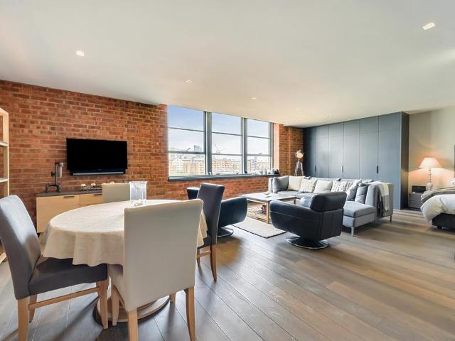 Flat for sale in Bermondsey, Greater London