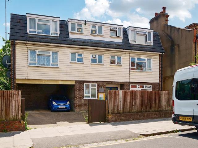 Flat for sale in South Tottenham, Greater London